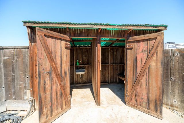 13249 Lake Rd, Hickman, CA 95323