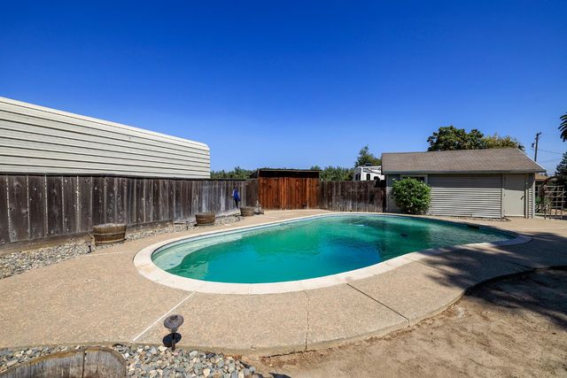 13249 Lake Rd, Hickman, CA 95323