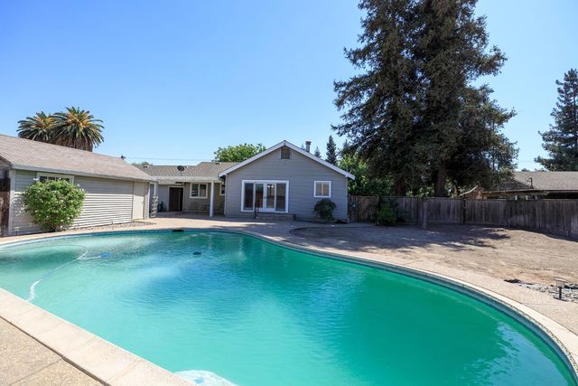 13249 Lake Rd, Hickman, CA 95323