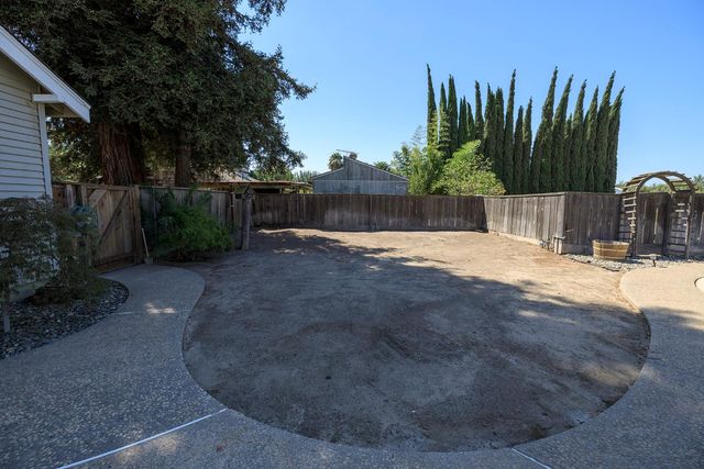 13249 Lake Rd, Hickman, CA 95323