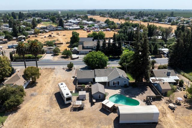 13249 Lake Rd, Hickman, CA 95323