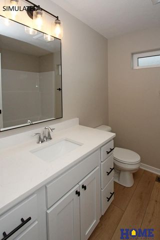 10930 Grantham Drive, Lincoln, NE 68527