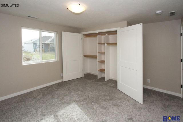 10930 Grantham Drive, Lincoln, NE 68527