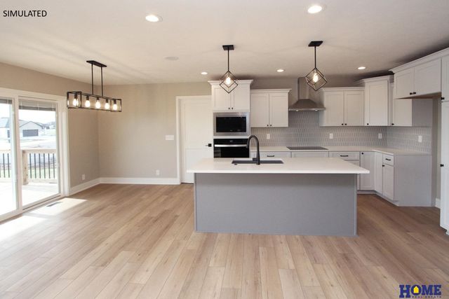 10930 Grantham Drive, Lincoln, NE 68527