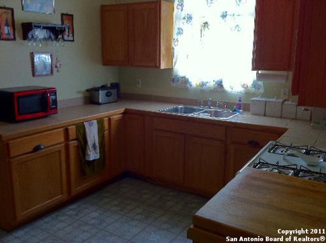 119 E DREXEL AVE, San Antonio, TX 78210