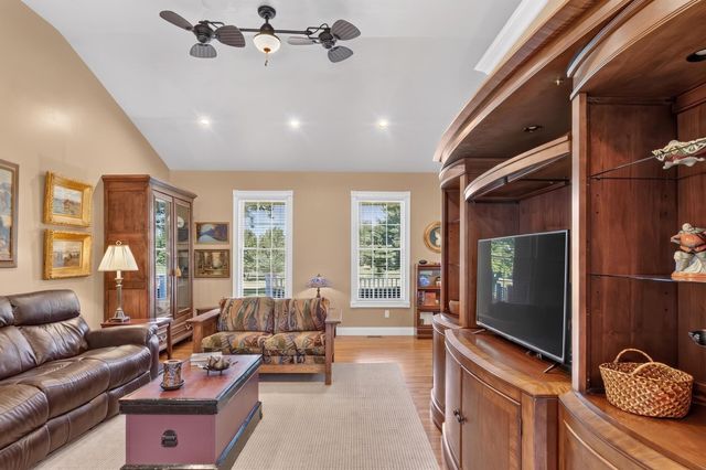 227 Rebecca Lane, Stanford, KY 40484