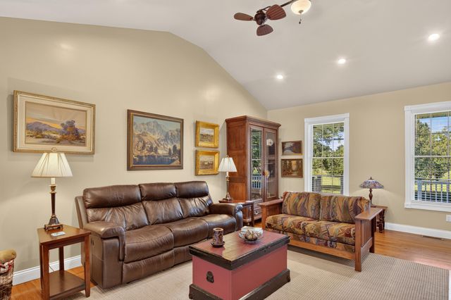 227 Rebecca Lane, Stanford, KY 40484