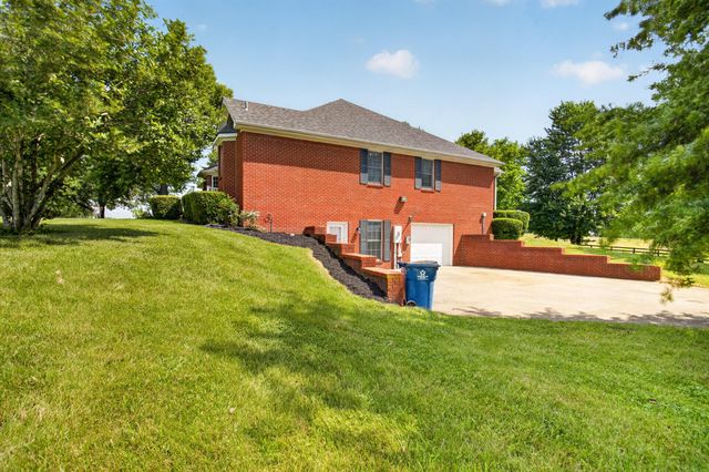 227 Rebecca Lane, Stanford, KY 40484
