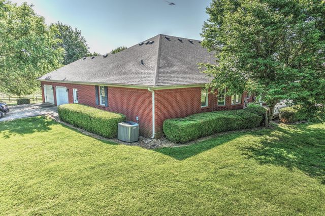 227 Rebecca Lane, Stanford, KY 40484