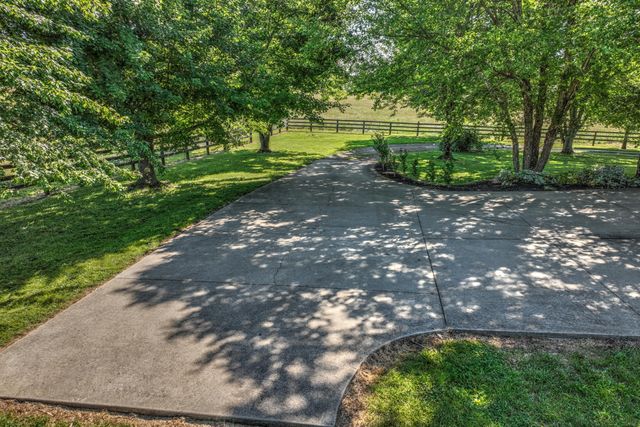227 Rebecca Lane, Stanford, KY 40484