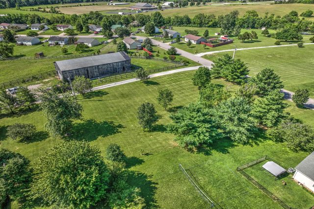 227 Rebecca Lane, Stanford, KY 40484