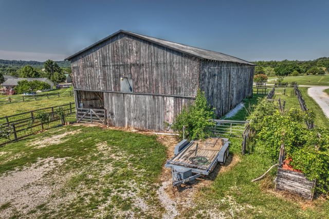 227 Rebecca Lane, Stanford, KY 40484