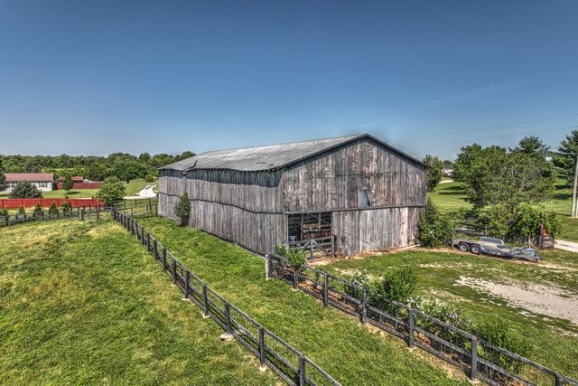 227 Rebecca Lane, Stanford, KY 40484