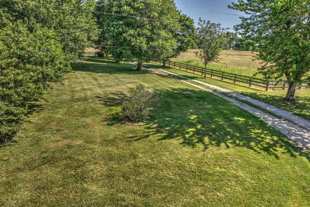 227 Rebecca Lane, Stanford, KY 40484