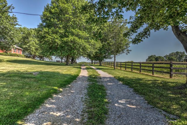 227 Rebecca Lane, Stanford, KY 40484