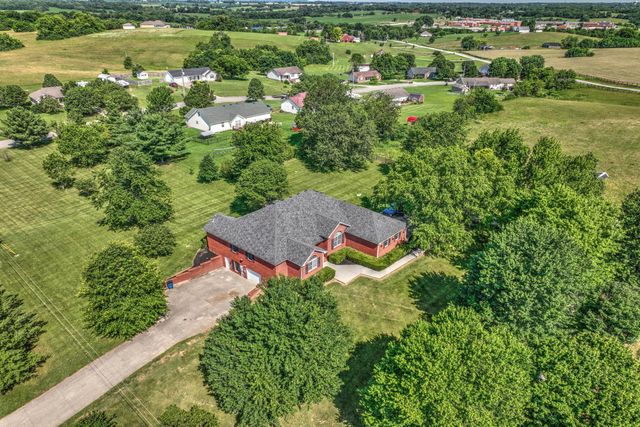227 Rebecca Lane, Stanford, KY 40484