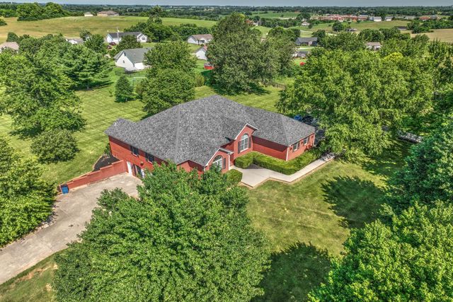 227 Rebecca Lane, Stanford, KY 40484