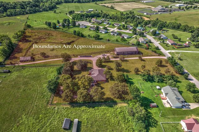 227 Rebecca Lane, Stanford, KY 40484