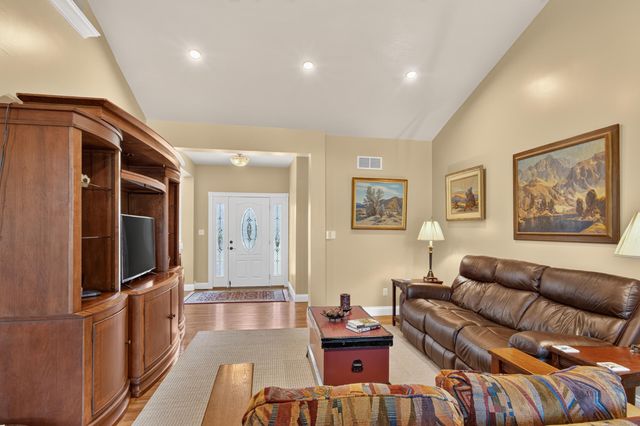 227 Rebecca Lane, Stanford, KY 40484