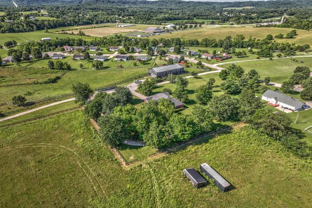 227 Rebecca Lane, Stanford, KY 40484