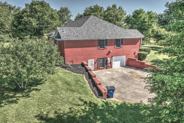 227 Rebecca Lane, Stanford, KY 40484