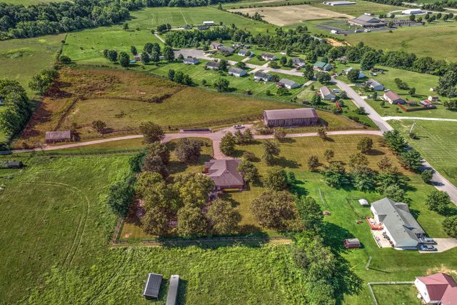 227 Rebecca Lane, Stanford, KY 40484