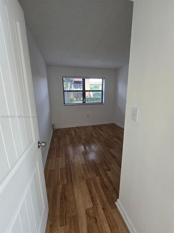 15620 SW 80th Street H-108, Miami, FL 33193