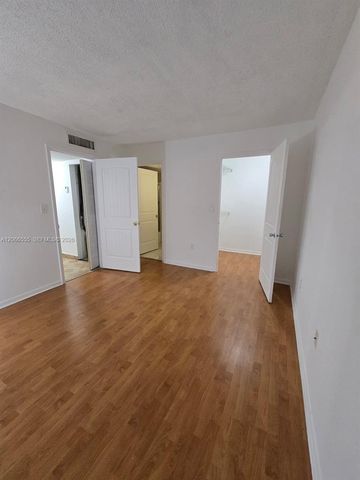 15620 SW 80th Street H-108, Miami, FL 33193