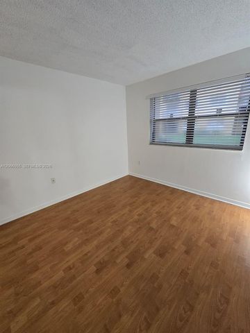 15620 SW 80th Street H-108, Miami, FL 33193