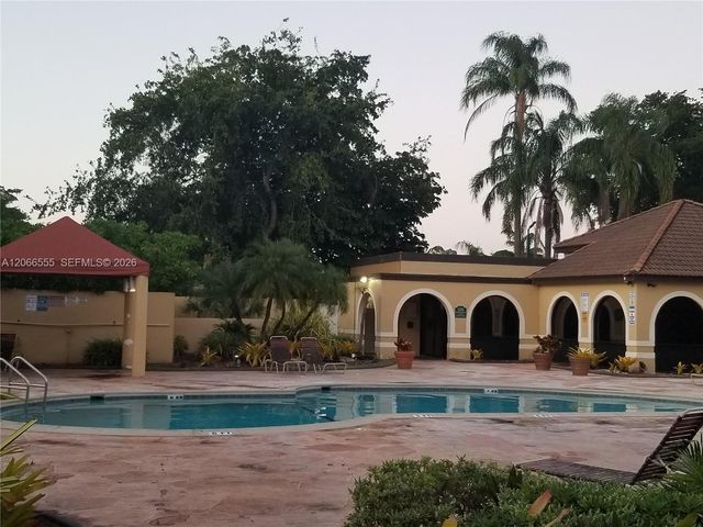 15620 SW 80th Street H-108, Miami, FL 33193