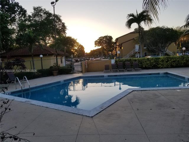 15620 SW 80th Street H-108, Miami, FL 33193