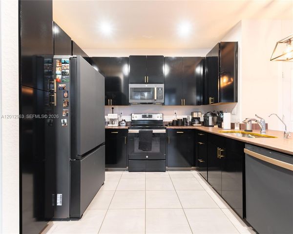 10807 SW 232nd Ter, Homestead, FL 33032