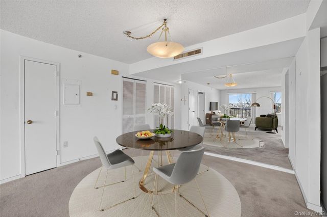 10 Stewart Place 4BE, White Plains, NY 10603