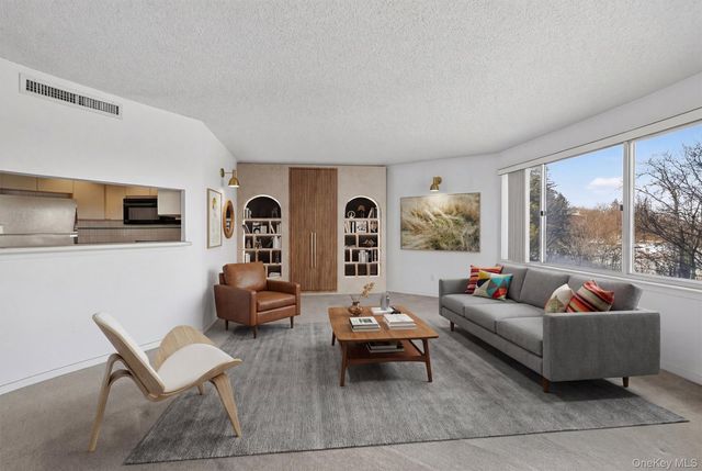 10 Stewart Place 4BE, White Plains, NY 10603