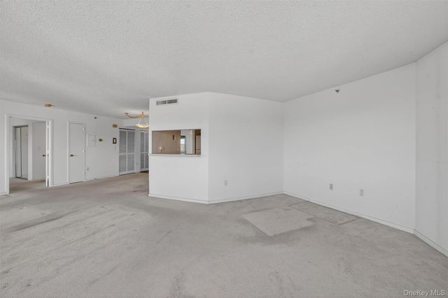 10 Stewart Place 4BE, White Plains, NY 10603