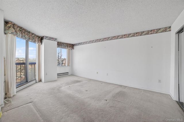 10 Stewart Place 4BE, White Plains, NY 10603