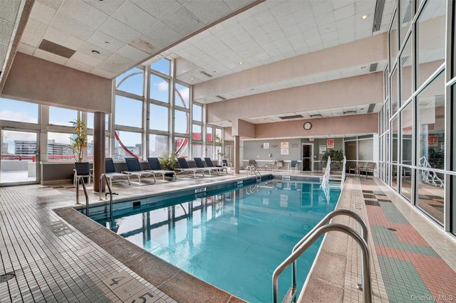 10 Stewart Place 4BE, White Plains, NY 10603