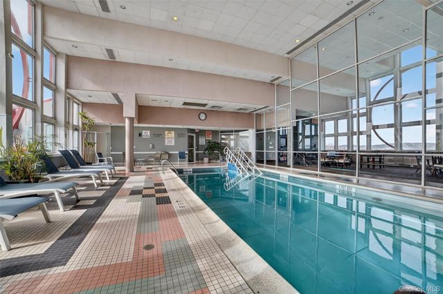 10 Stewart Place 4BE, White Plains, NY 10603