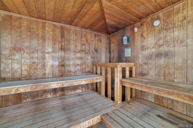 10 Stewart Place 4BE, White Plains, NY 10603