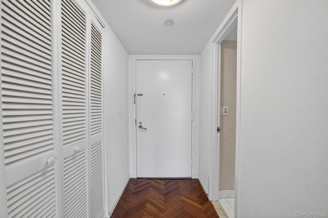 10 Stewart Place 4BE, White Plains, NY 10603