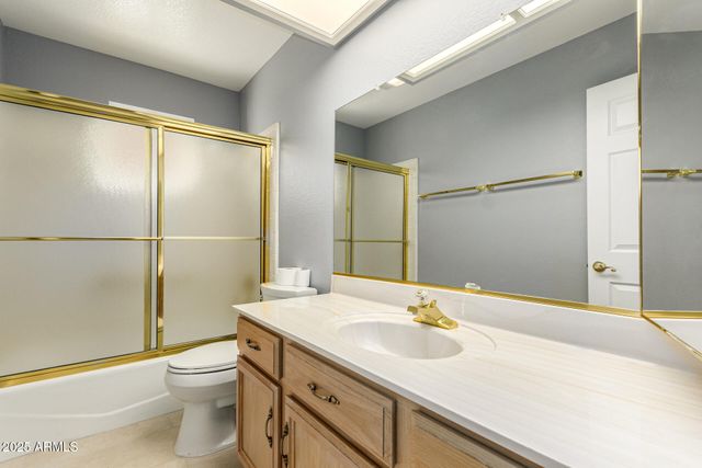 8016 E MEDINA Avenue, Mesa, AZ 85209