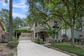 10 N Flickering Sun Circle, The Woodlands, TX 77382