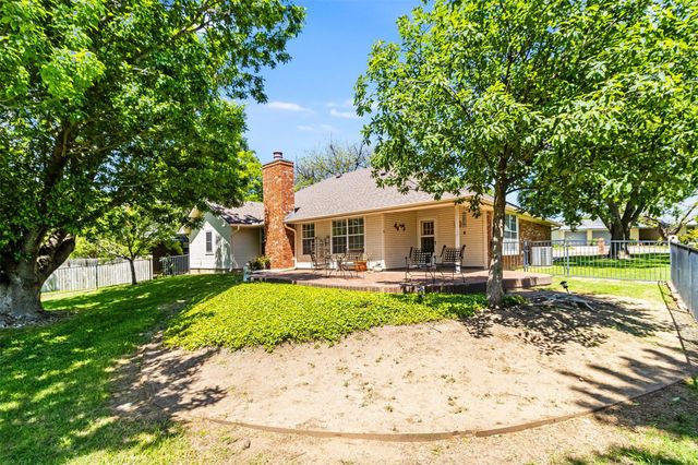 181 Cypress PT, Meadowlakes, TX 78654