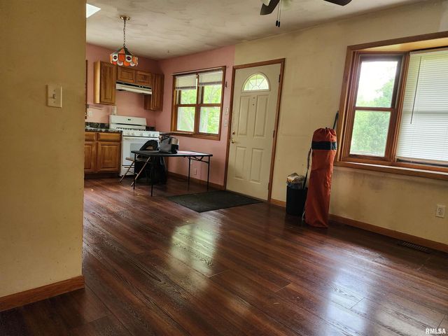 500 Claypool Street, Cantrall, IL 62625