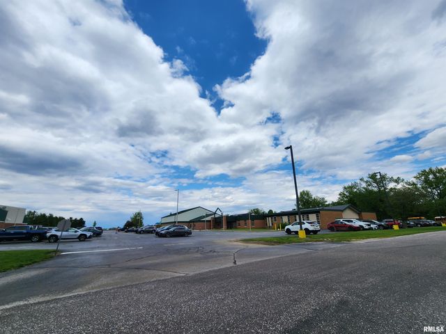 500 Claypool Street, Cantrall, IL 62625