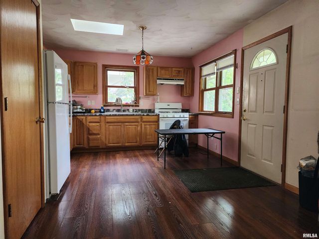500 Claypool Street, Cantrall, IL 62625