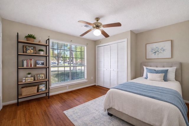 1015 Oak Leaf Street, La Porte, TX 77571