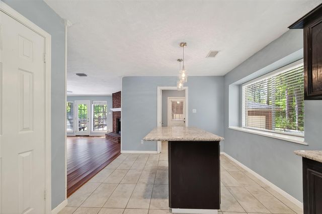 1015 Oak Leaf Street, La Porte, TX 77571