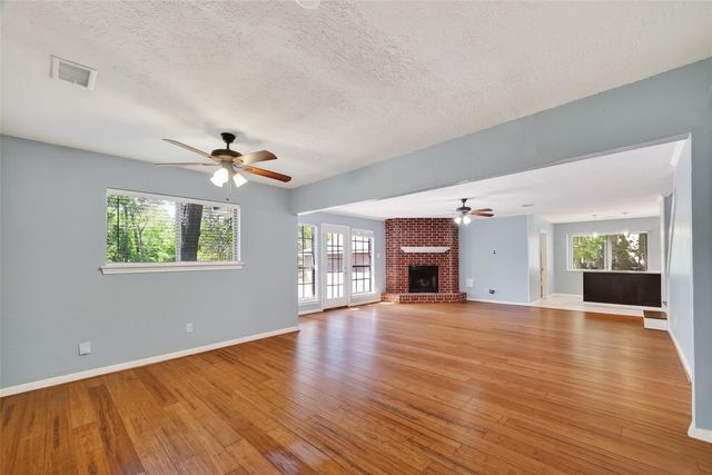 1015 Oak Leaf Street, La Porte, TX 77571