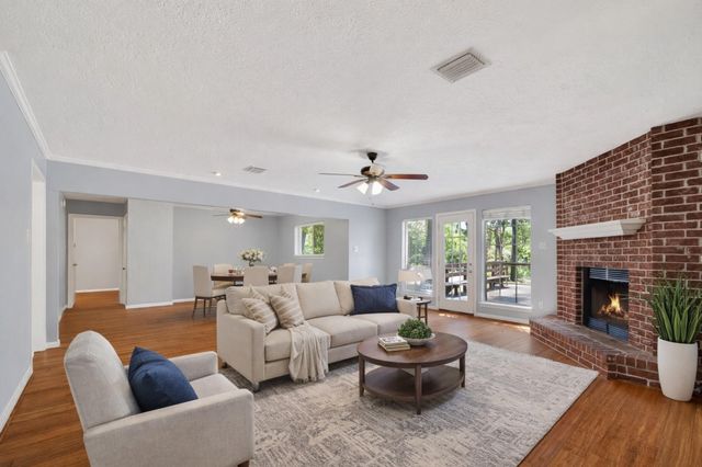 1015 Oak Leaf Street, La Porte, TX 77571